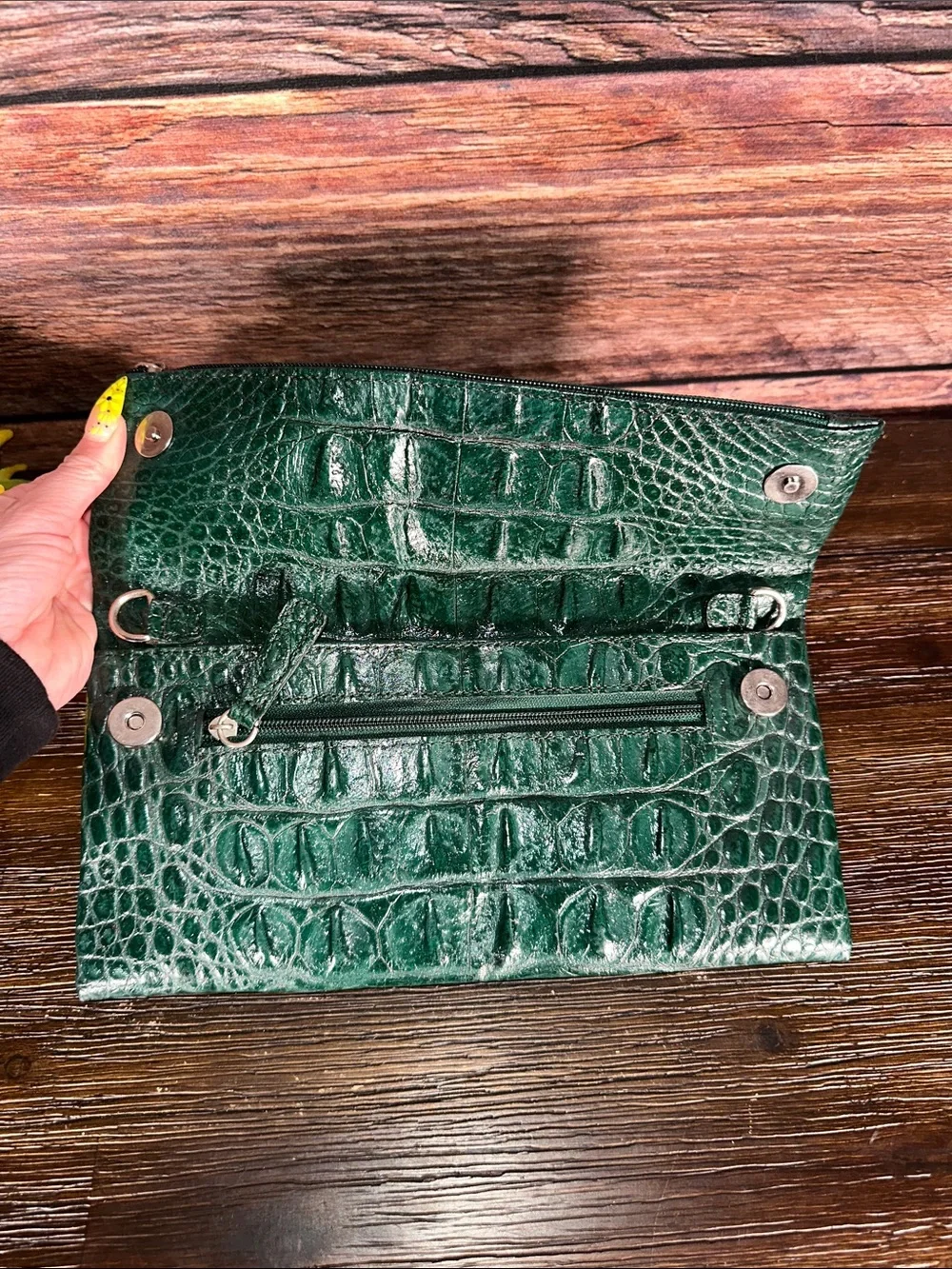 VEARI Hornback Crocodile Leather Clutch wallet in Rare Emerald Green